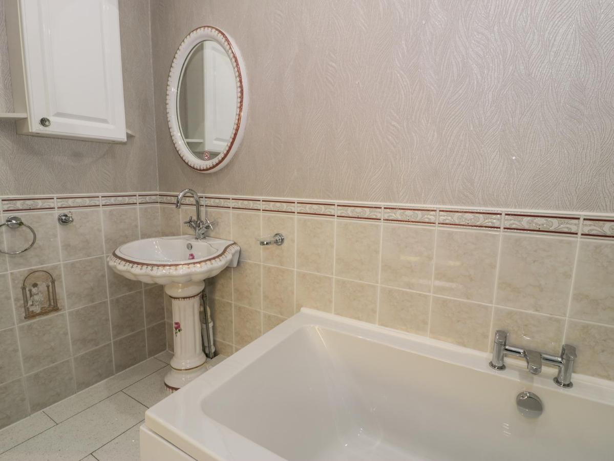 Holiday home Bryn Berthen Penrhyndeudreath